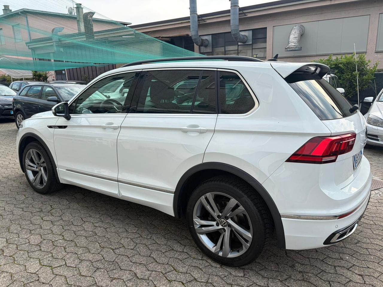 Volkswagen Tiguan 2.0 TDI 150 CV SCR DSG R-Line