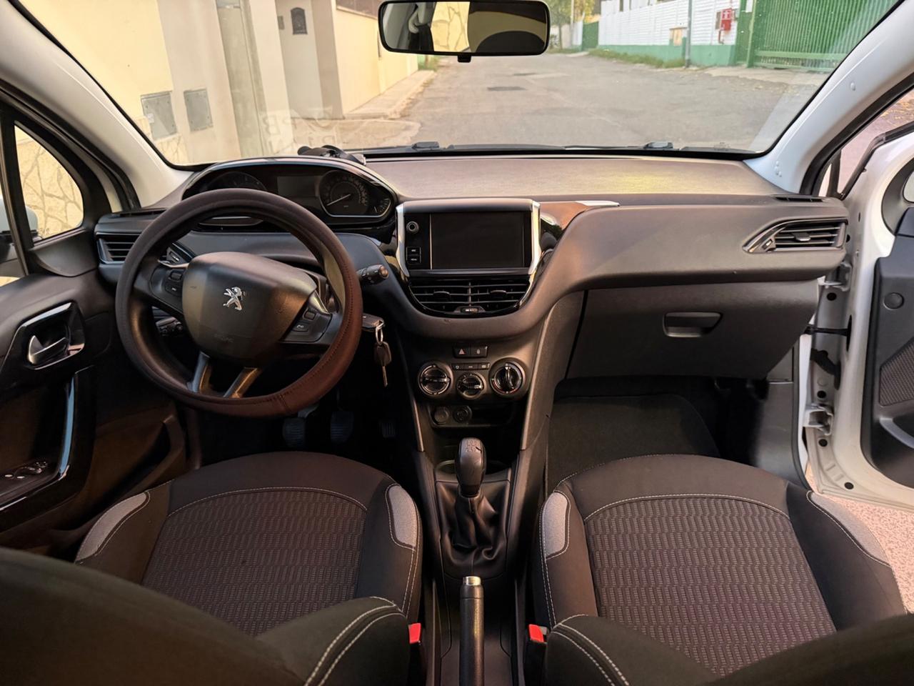 Peugeot 208 1.4 HDi 68 CV 5 porte Allure