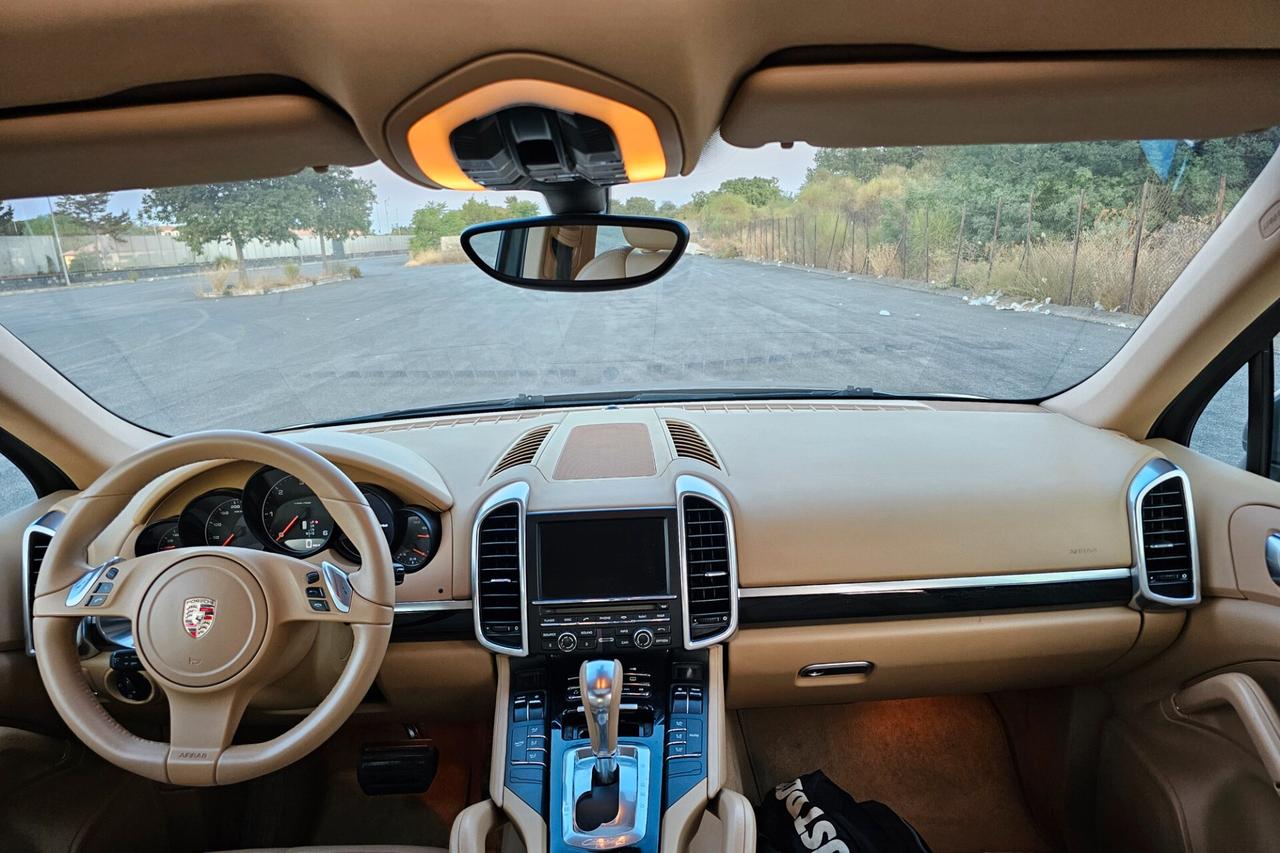 Porsche Cayenne 3.0 diesel V6 240cv