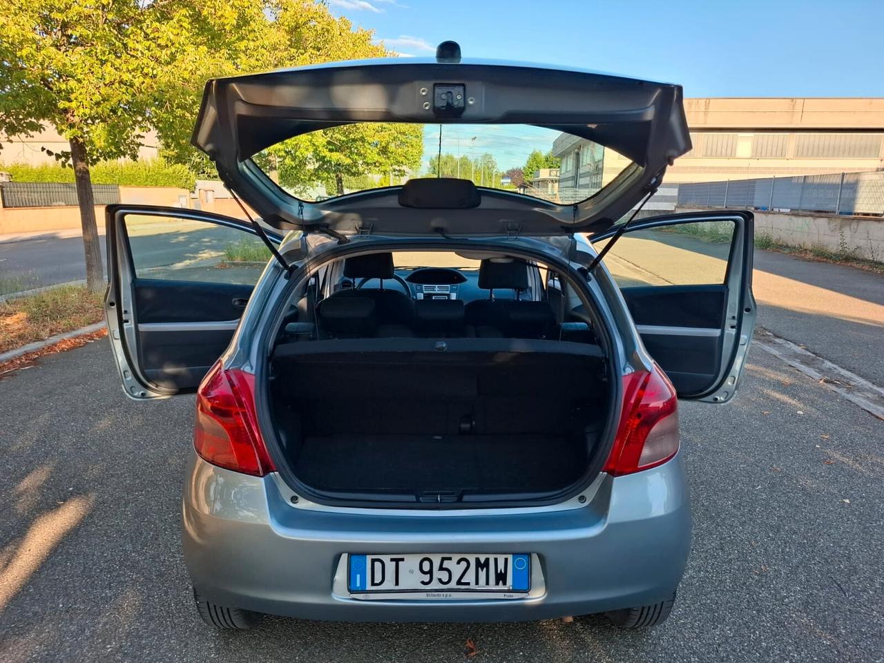 Toyota Yaris 1.0 3 porte 09 SOLO 116.000 KM Navigatore