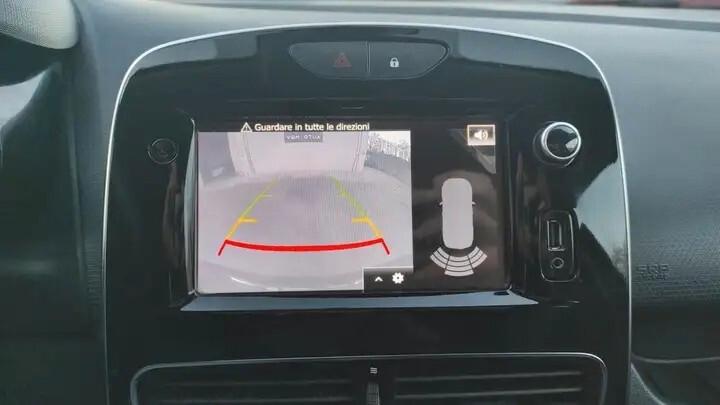 Renault Clio TCe 12V 75 CV 5 porte Moschino Zen