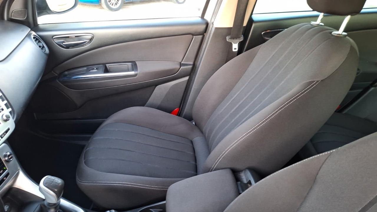 Lancia Delta 1.6 MJT DPF 105 CV Gold