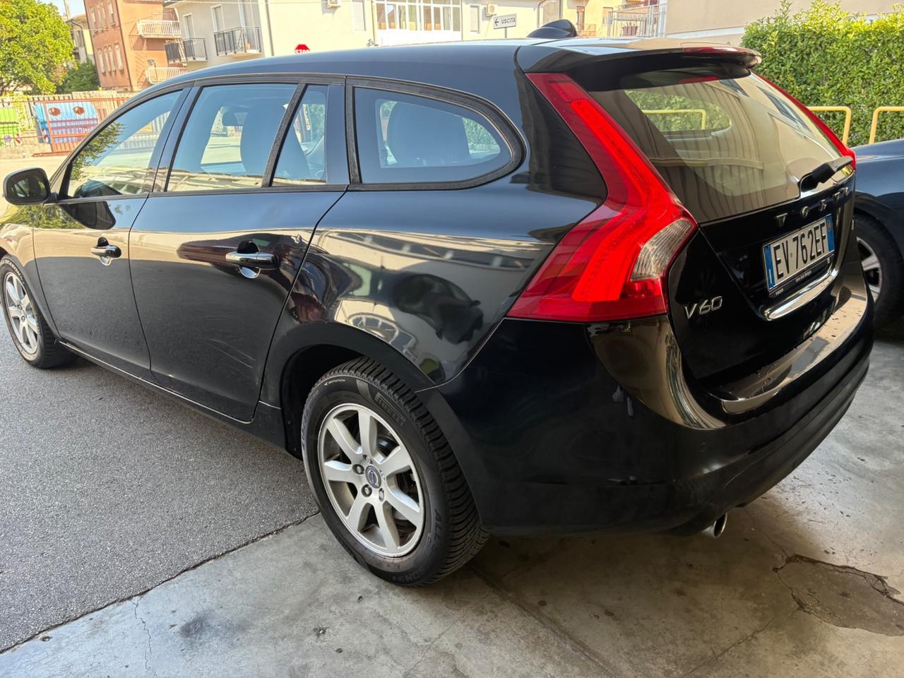 Volvo V60 ..2.0 D3 R momentum anno 2014