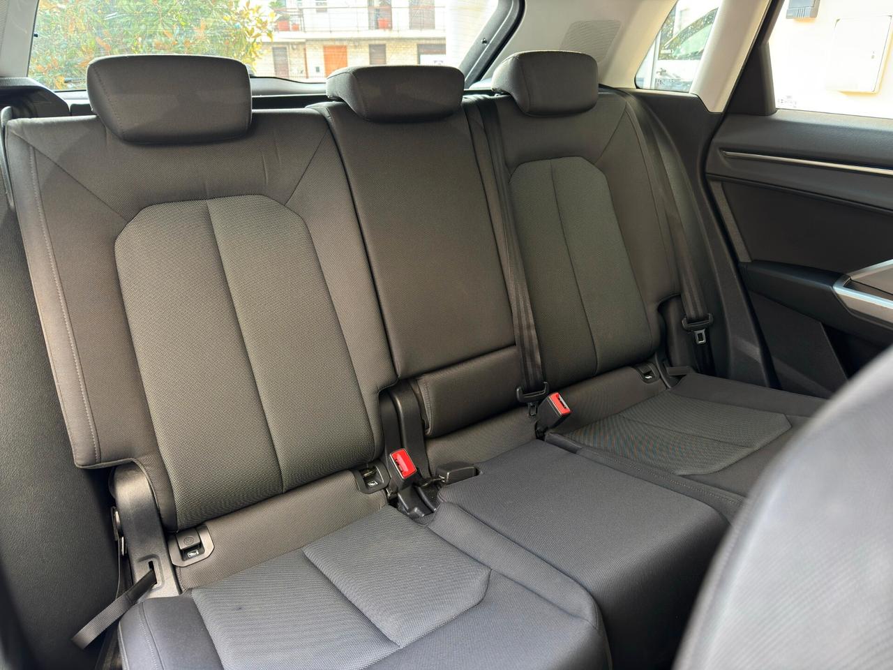 Audi Q3 35 TDI S tronic Business Advanced 2.0 150 cv