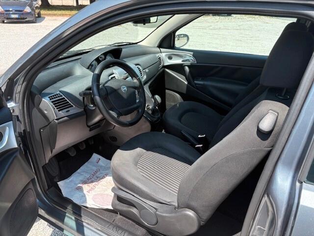 Lancia Ypsilon 1.2 GPL Tua a 87€/Mese