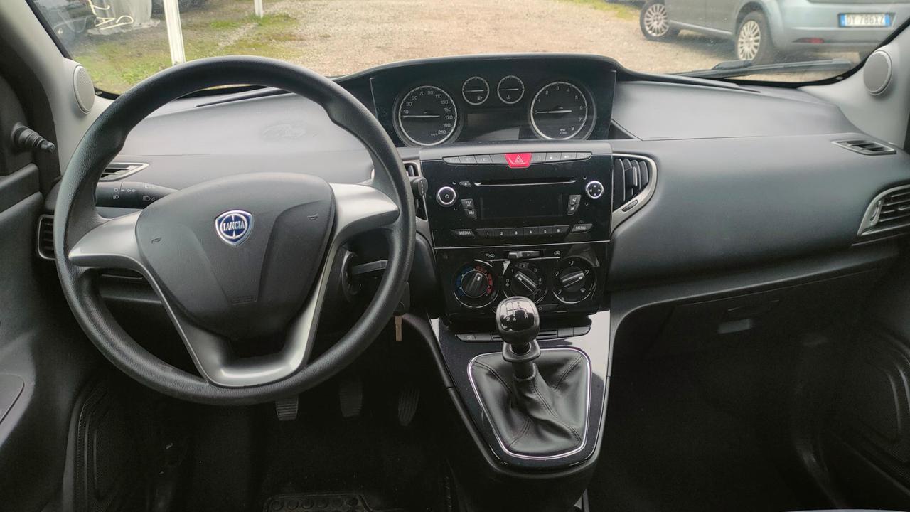 Lancia Ypsilon 5 Porte Ypsilon 1.2 8v Elefantino ecochic Gpl 69cv