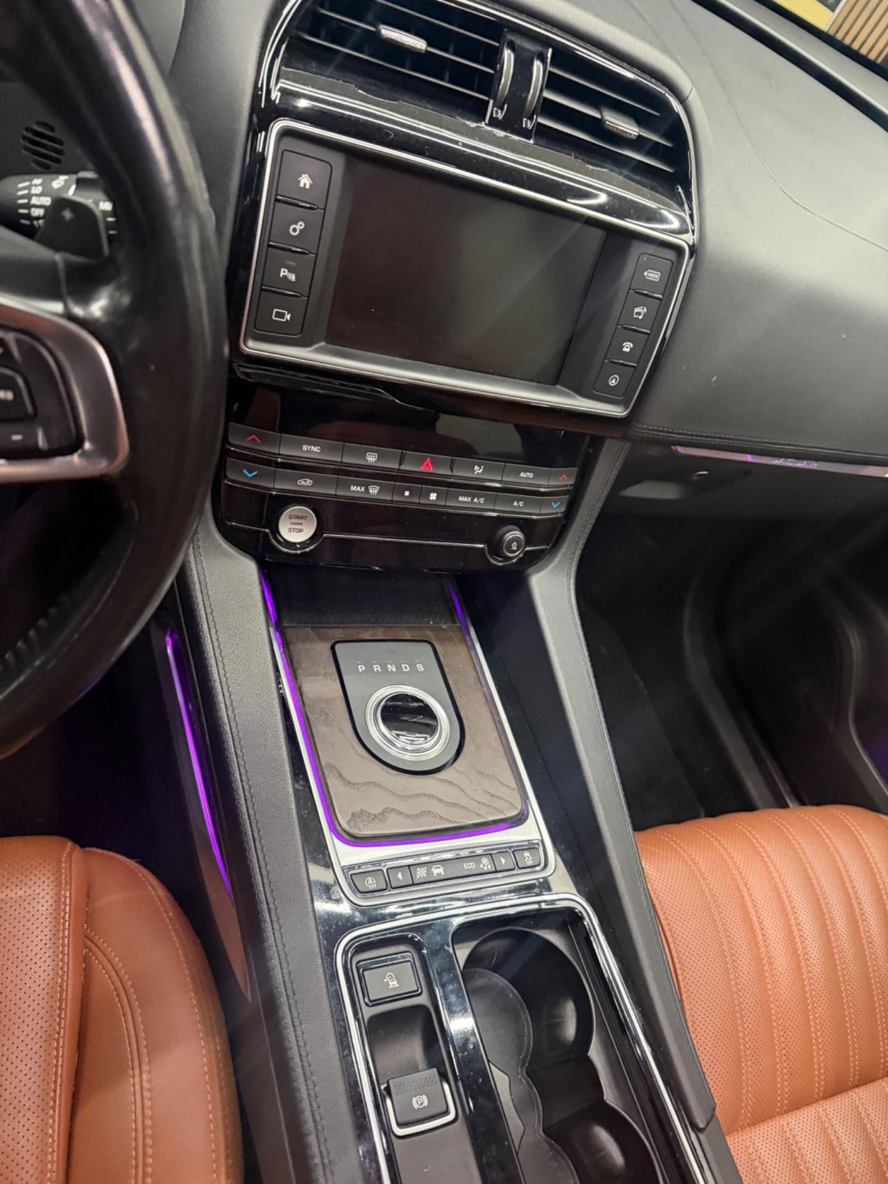 Jaguar F-Pace 2.0 D 240 CV AWD aut. Prestige