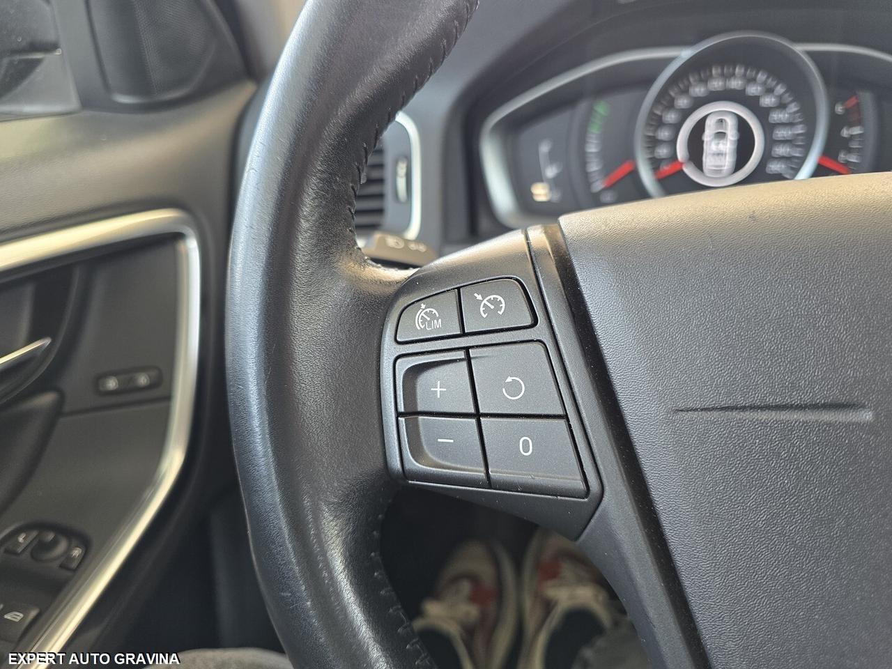 VOLVO V60 D2 2.0cc 120cv