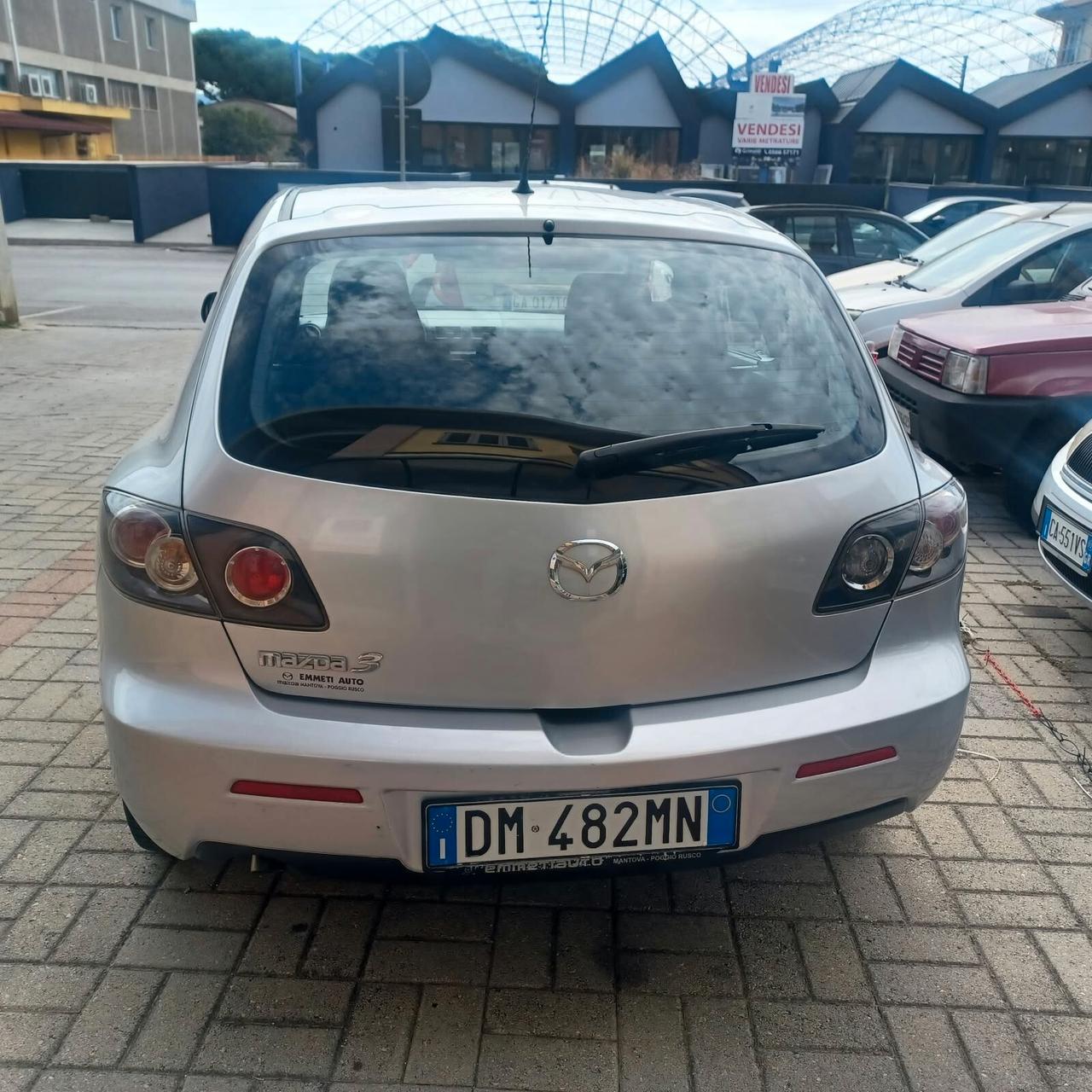 110.118 MAZDA 3 SEMBRA NUOVA OK NEOPATENTATI