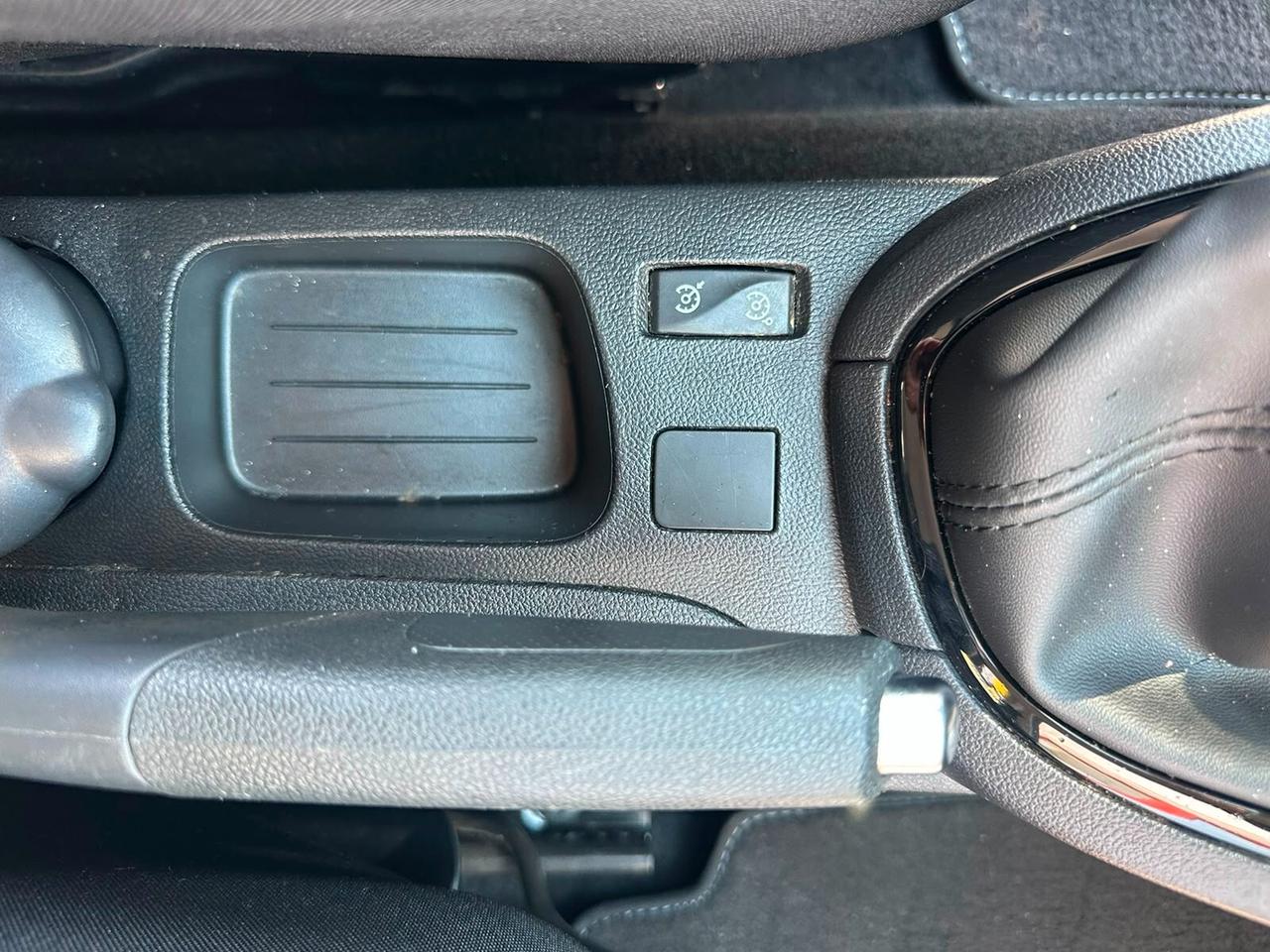Renault Clio dCi 8V 75 CV 5 porte Moschino Intens