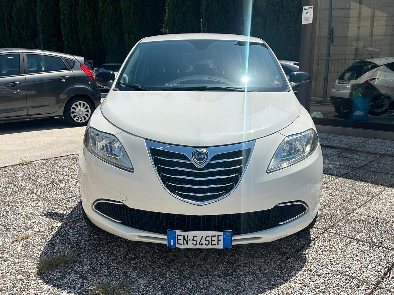 Lancia Ypsilon 1.2 69 CV 5 porte S&S Gold