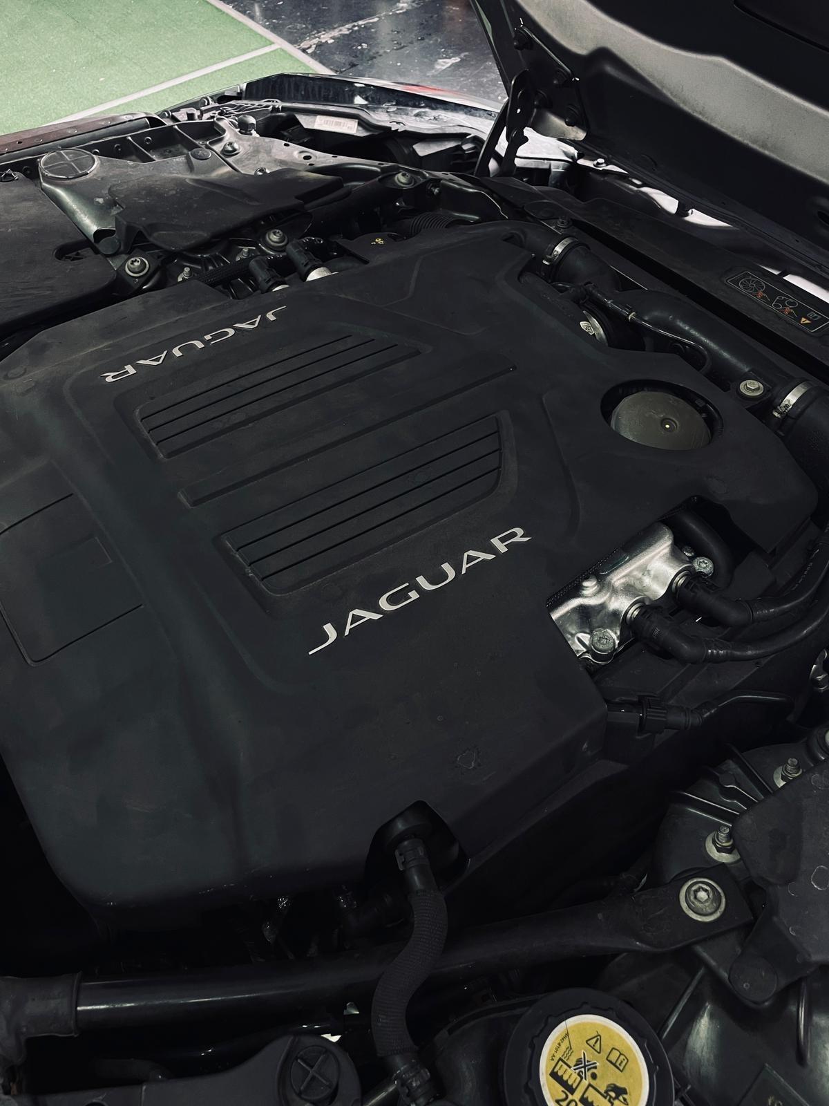 Jaguar F-Type 3.0 V6 380 CV AWD R-Dynamic PERMUTE RATE