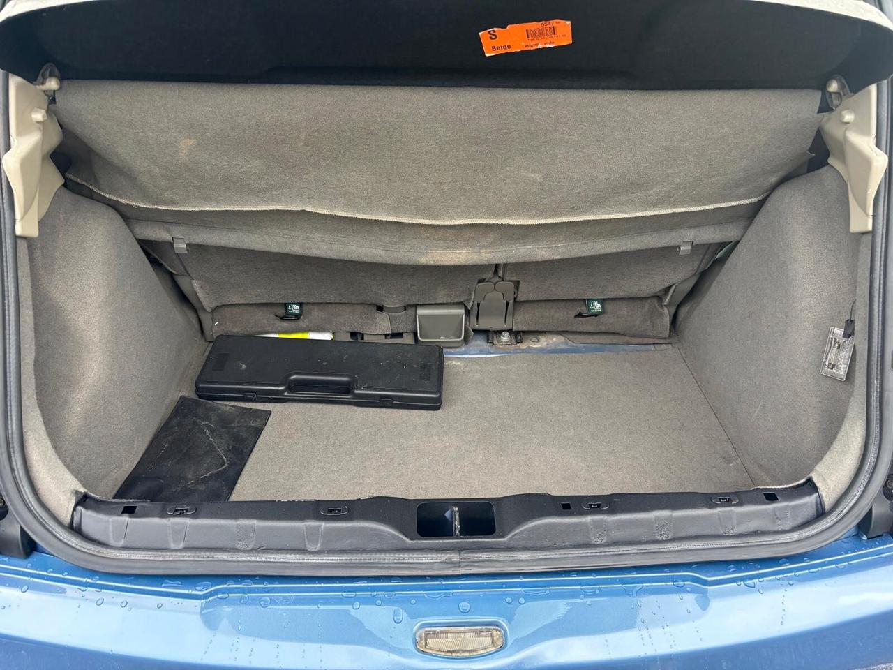 Nissan Micra 1.2 5 porte AUTOMATICA - 2003