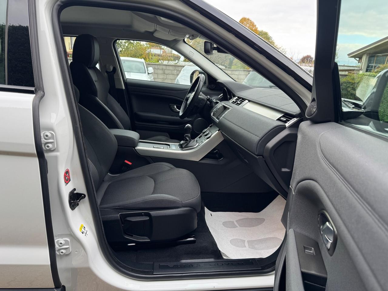 Land Rover Range Evoque 2.0 eD4 5p. SE Black Desing Pack