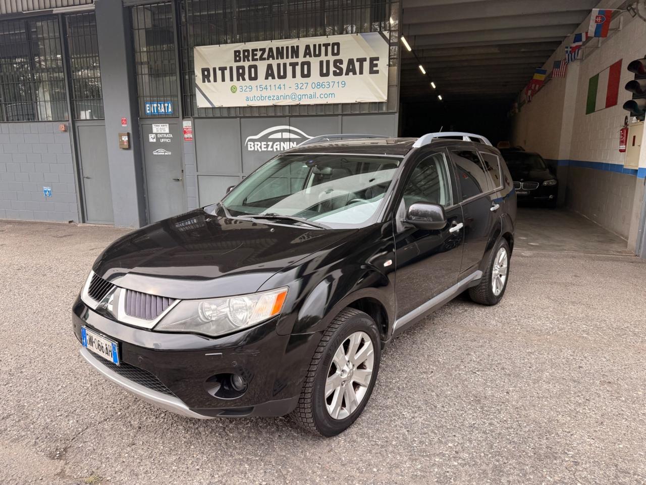 Mitsubishi Outlander 2.0 DI-D Instyle 7 p.ti DPF