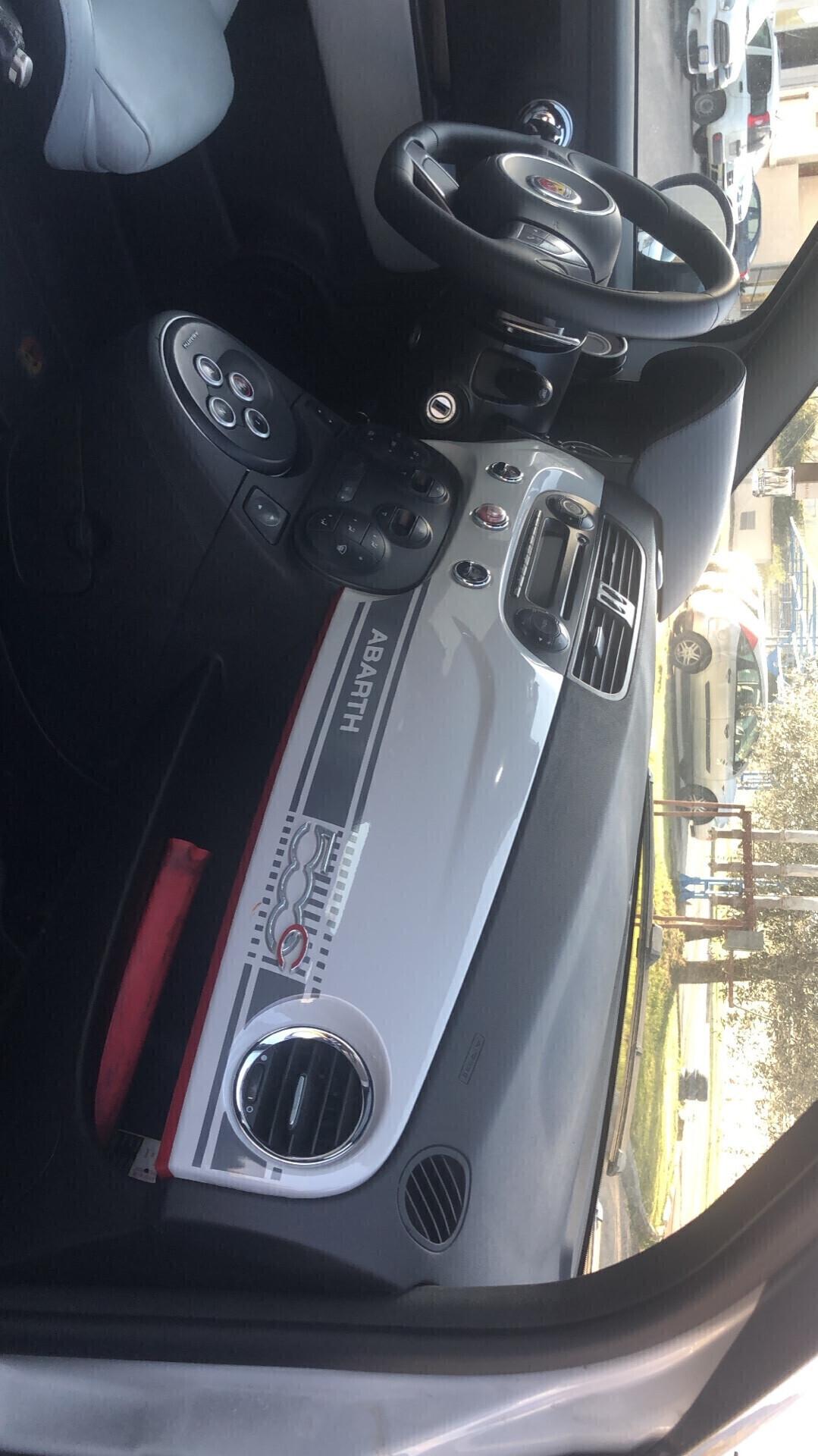 Abarth 500 C 1.4 Turbo T-Jet