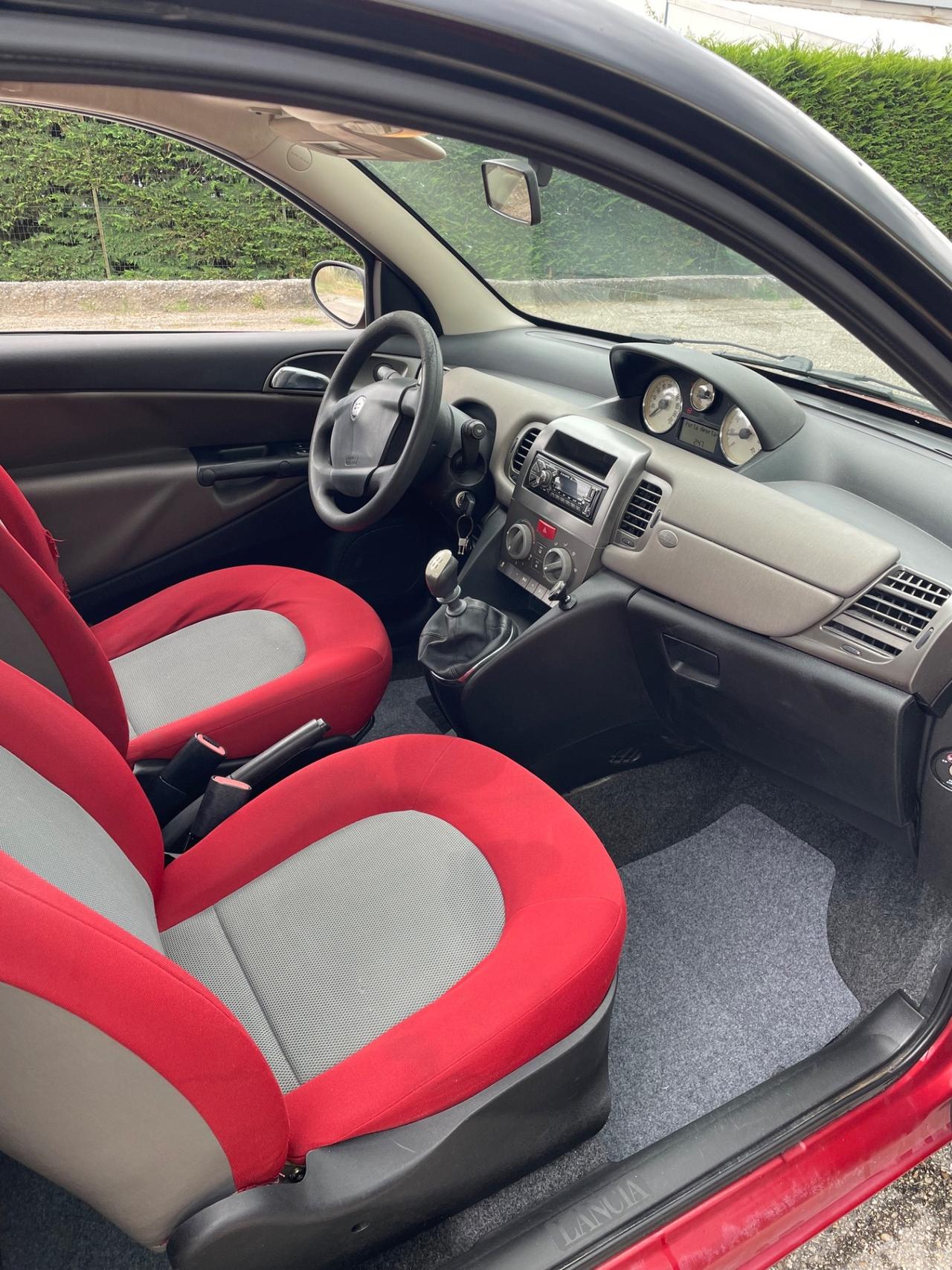 Lancia Ypsilon 1.2 Oro 100