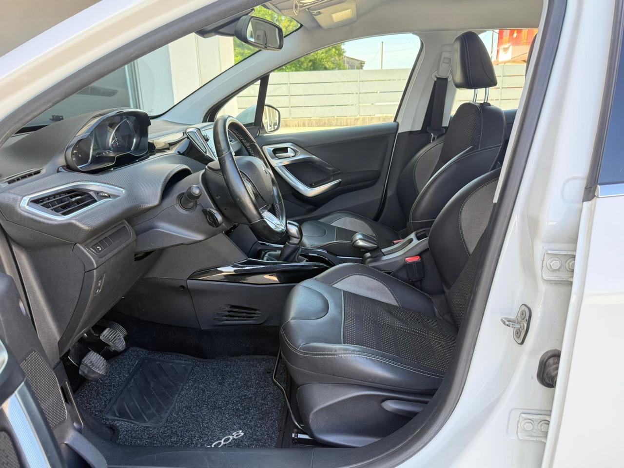 Peugeot 2008 BlueHDi 100 Allure