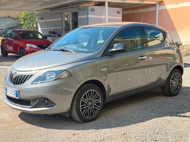 Lancia Ypsilon 1.0 FireFly 5 porte S&S Hybrid Gold Plus