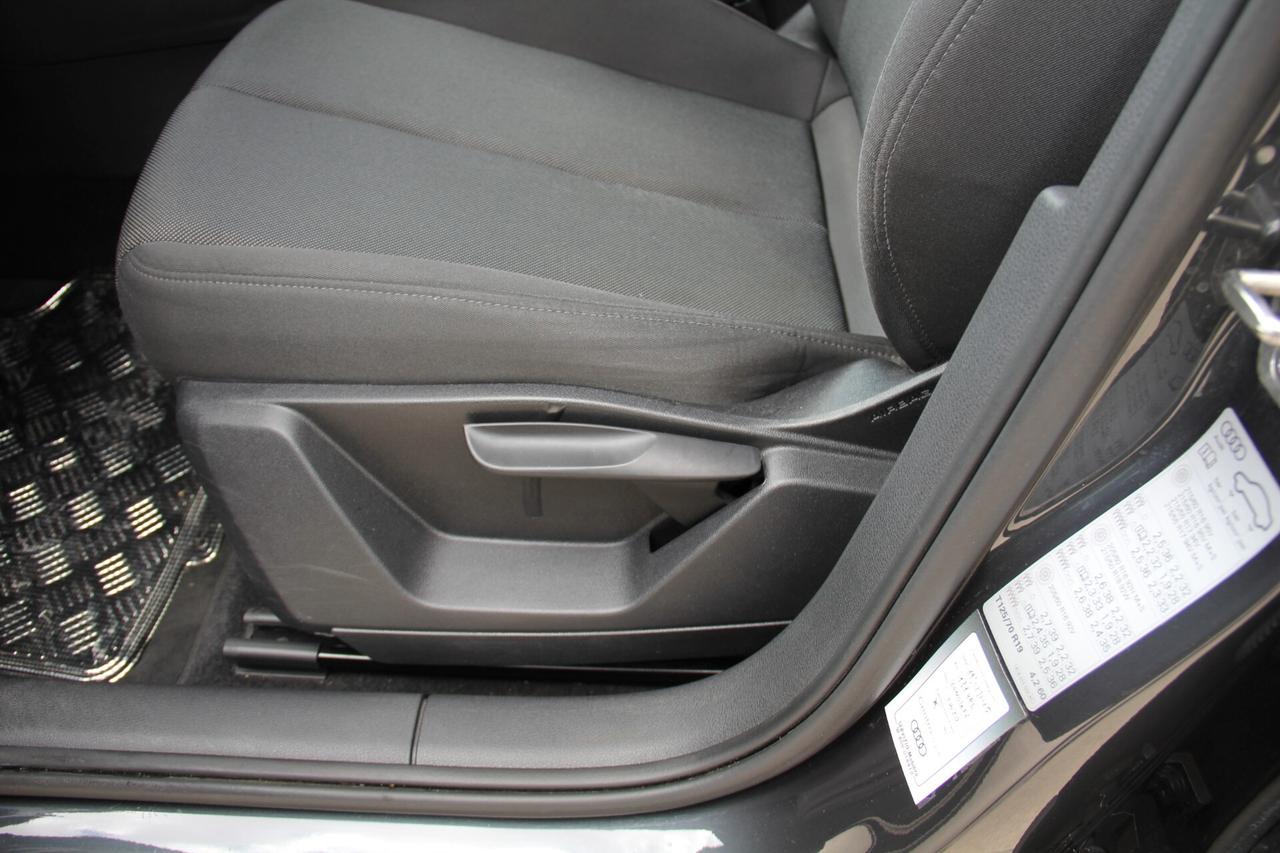 Audi Q2 35 TDI quattro S tronic Business