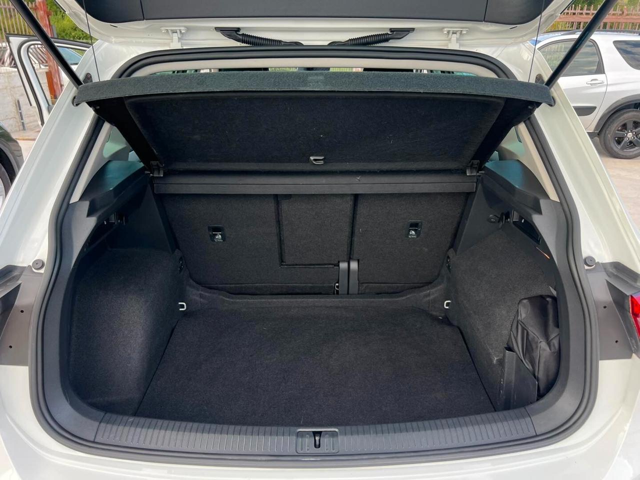 Volkswagen Tiguan 1.6 TDI 116Cv 6M -STYLE-NAVI