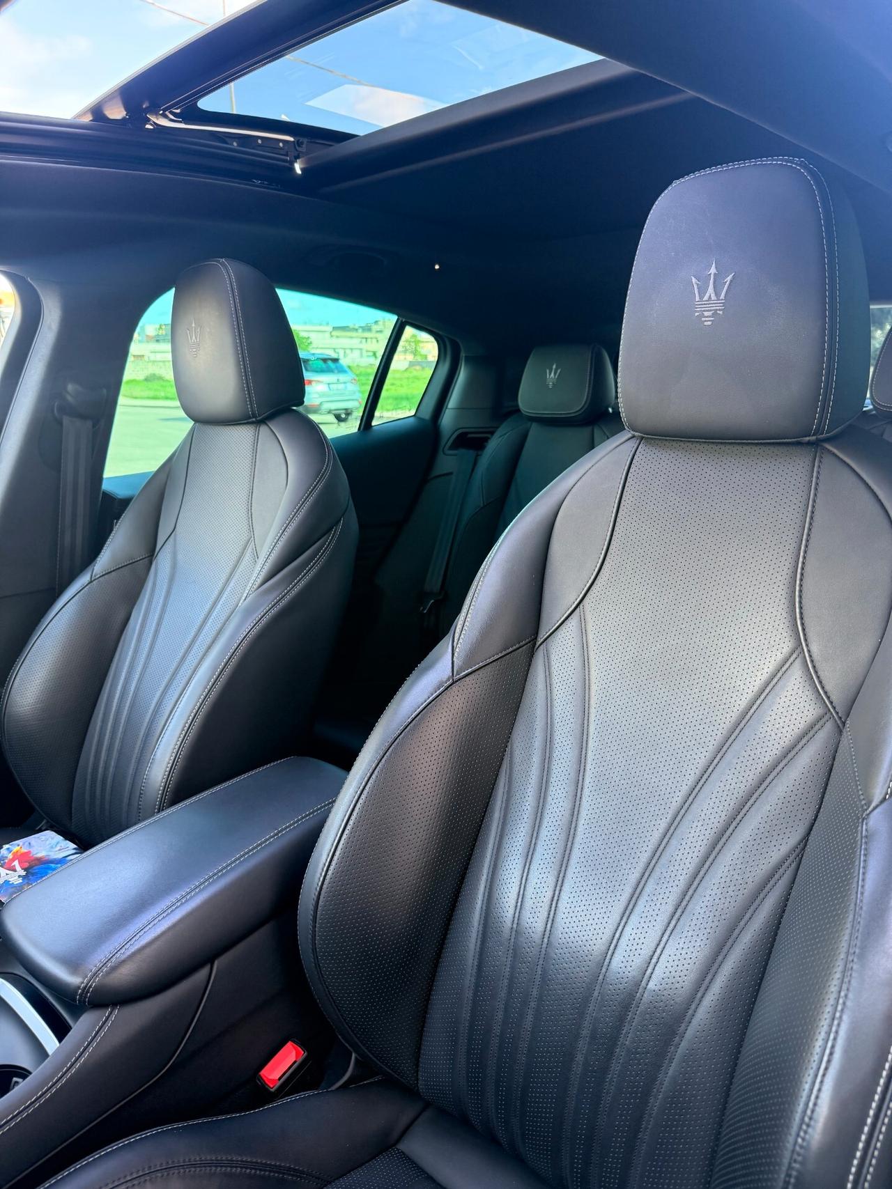 Maserati Grecale MHEV BENZINA/ELETTRICA 330 CV Modena TETTO APRIBILE,TELECAMERA 360,APPLE CARPLAY,NAVI