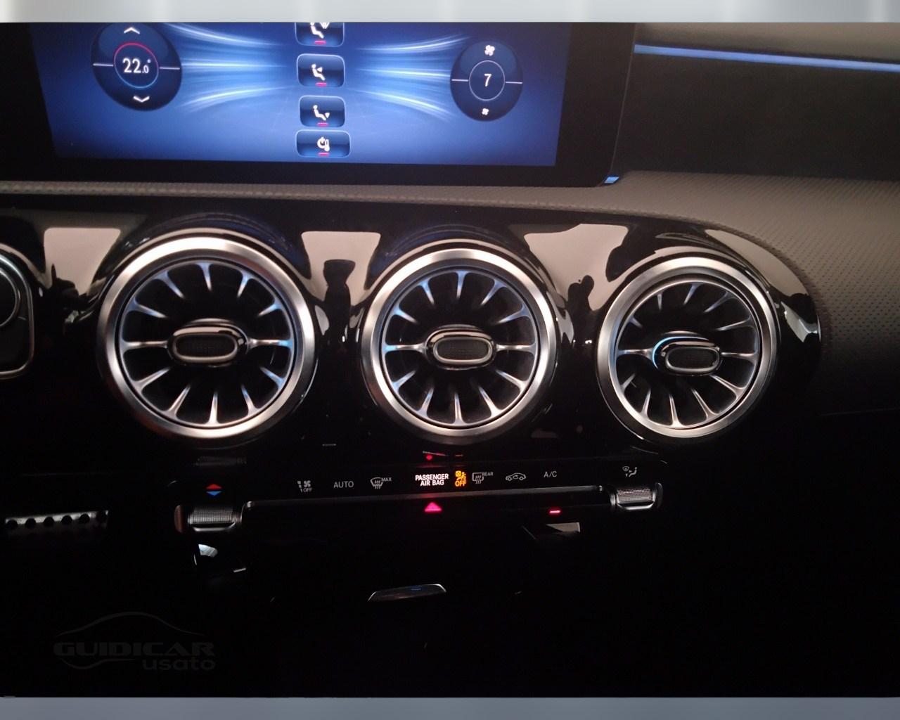 Mercedes-Benz CLA Coupe - C118 2023 - CLA Coupe 200 d AMG Line Advanced Plus auto