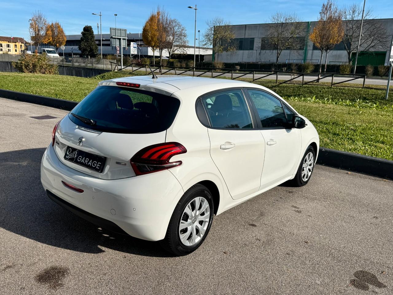 Peugeot 208 Neopatentati
