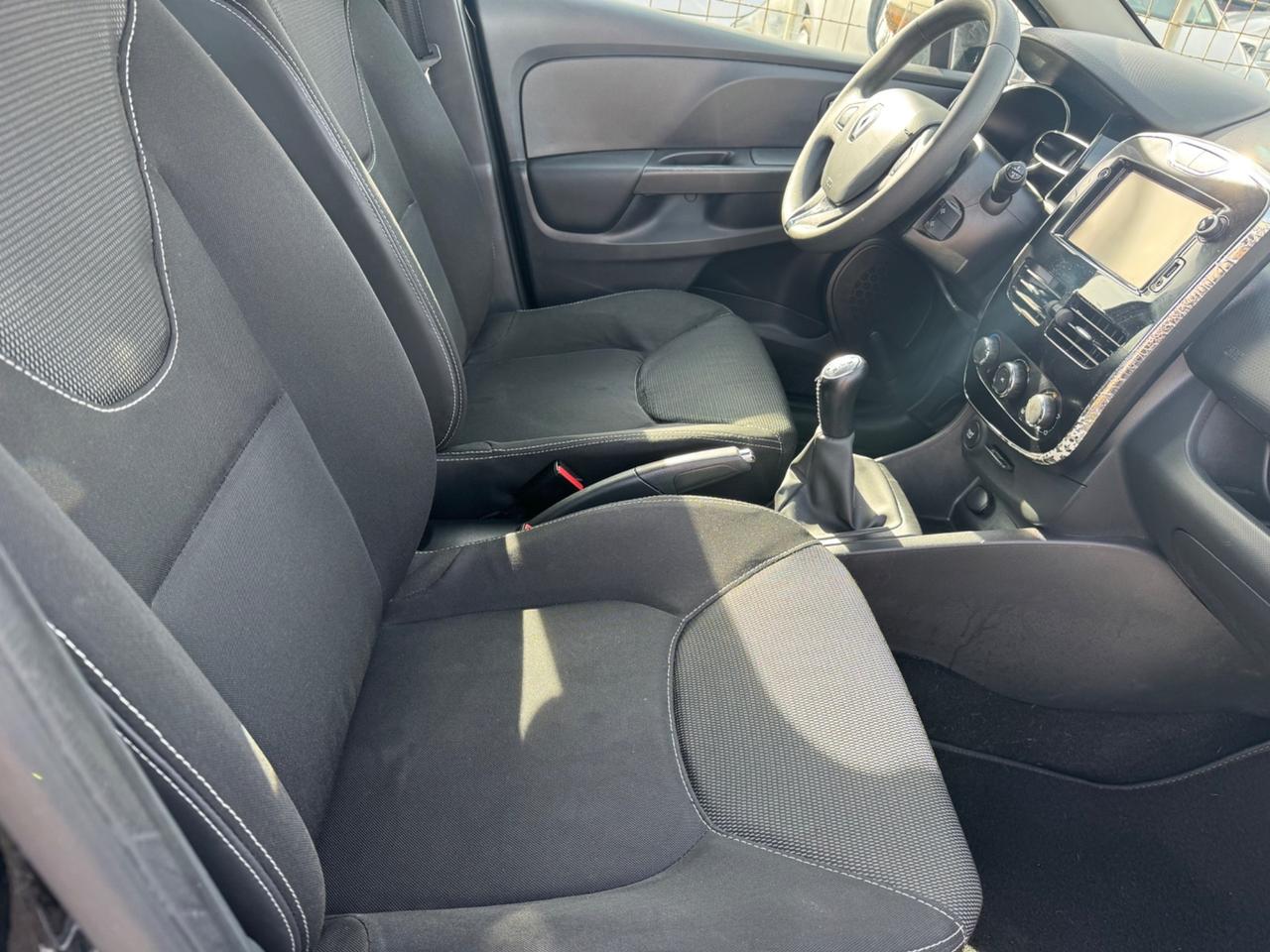 Renault Clio 1.2 75CV 5 porte Live NEOPATENTATI