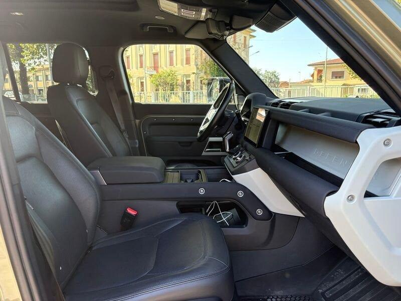 Land Rover Defender 3.0 D6 250 110 AWD auto.
