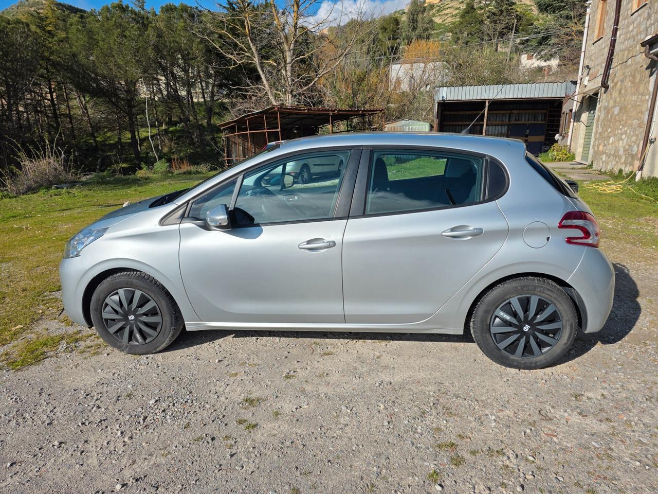 Peugeot 208 1.4 HDi 68 CV 5 porte Active