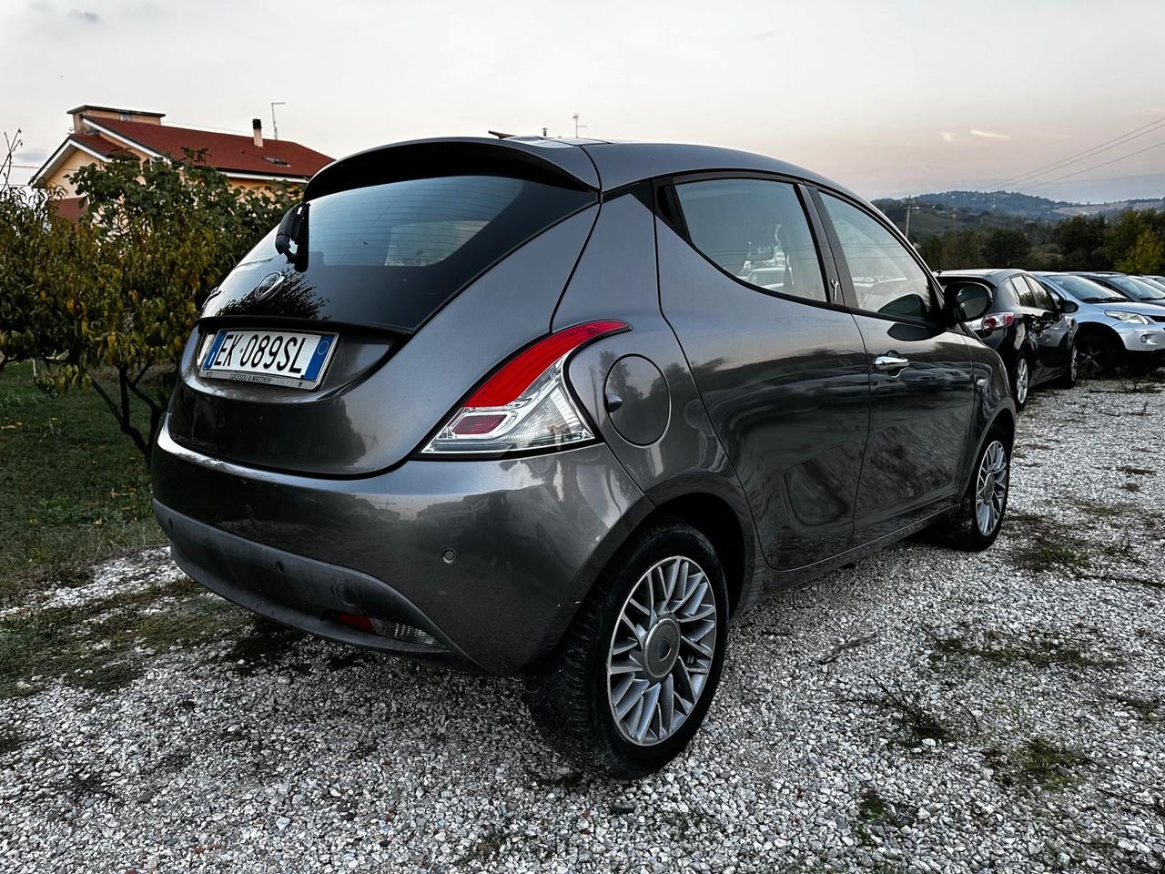 Lancia Ypsilon 1.3 MJT 16V 95 CV 5 porte S&S Silver
