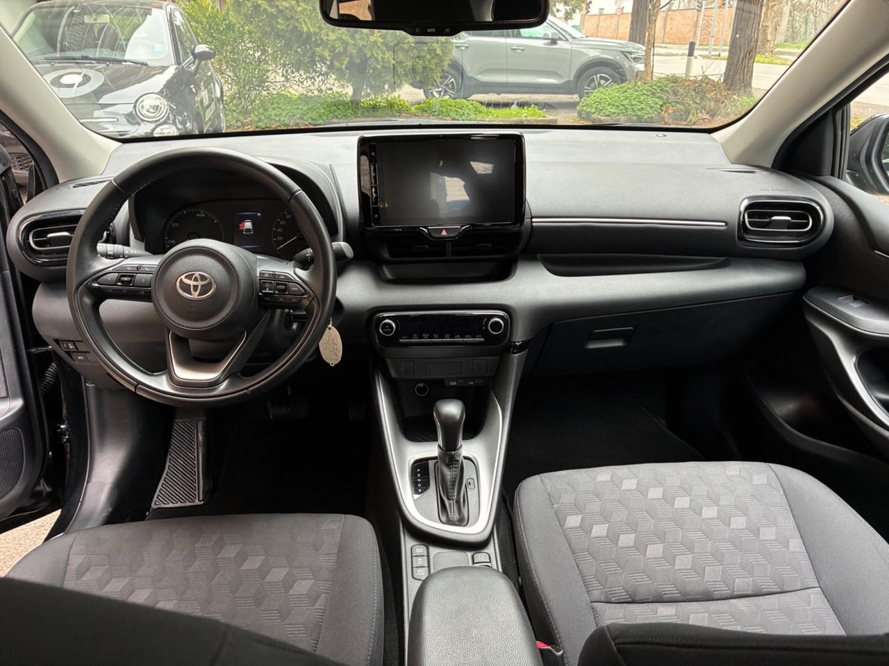 Toyota Yaris 1.5 Hybrid 115cv business pack