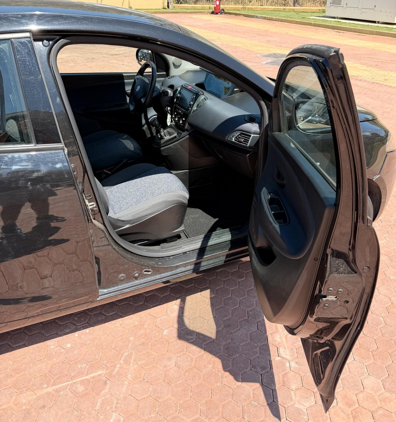 Lancia Ypsilon 1.0 Hybrid Gold | Compatta, Elegante e Super Accessoriata