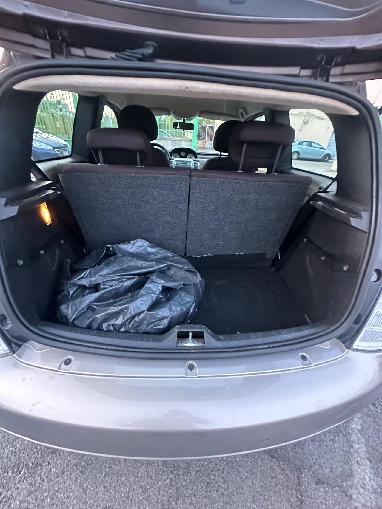 Lancia Ypsilon 1.4 Platino Ecochic GPL