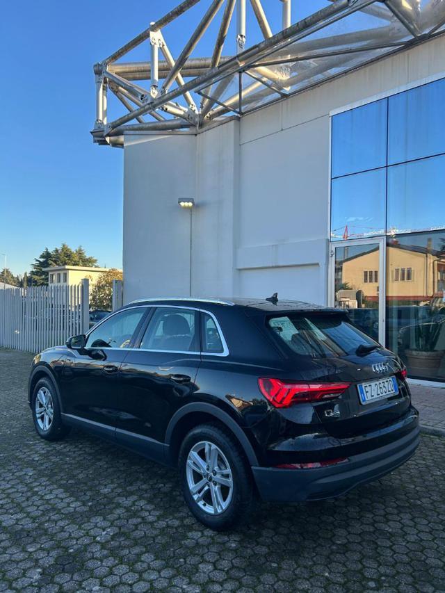 AUDI Q3 35 TDI quattro S tronic Business