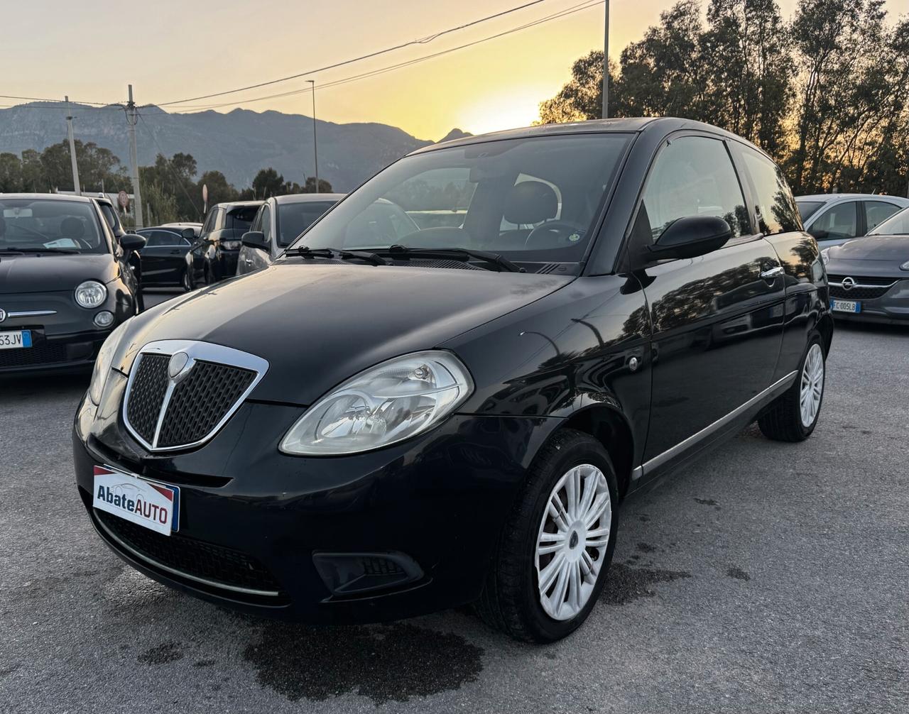 Lancia Ypsilon 1.3 MJT 75 CV Argento