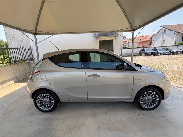 LANCIA Ypsilon 0.9 TwinAir 85 CV 5 porte Gold AUTOMATICA