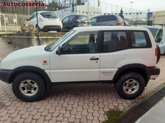 NISSAN Terrano II 2.7 tdi con carrello