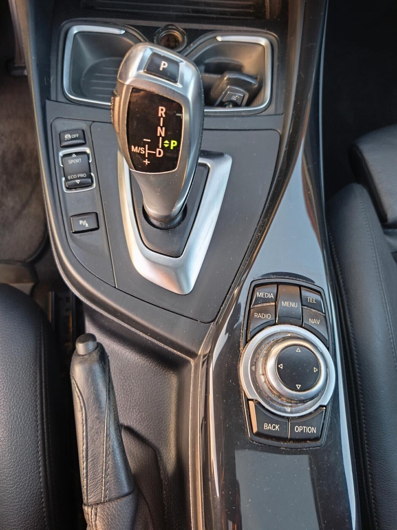 Bmw 118 118d 5p. Urban