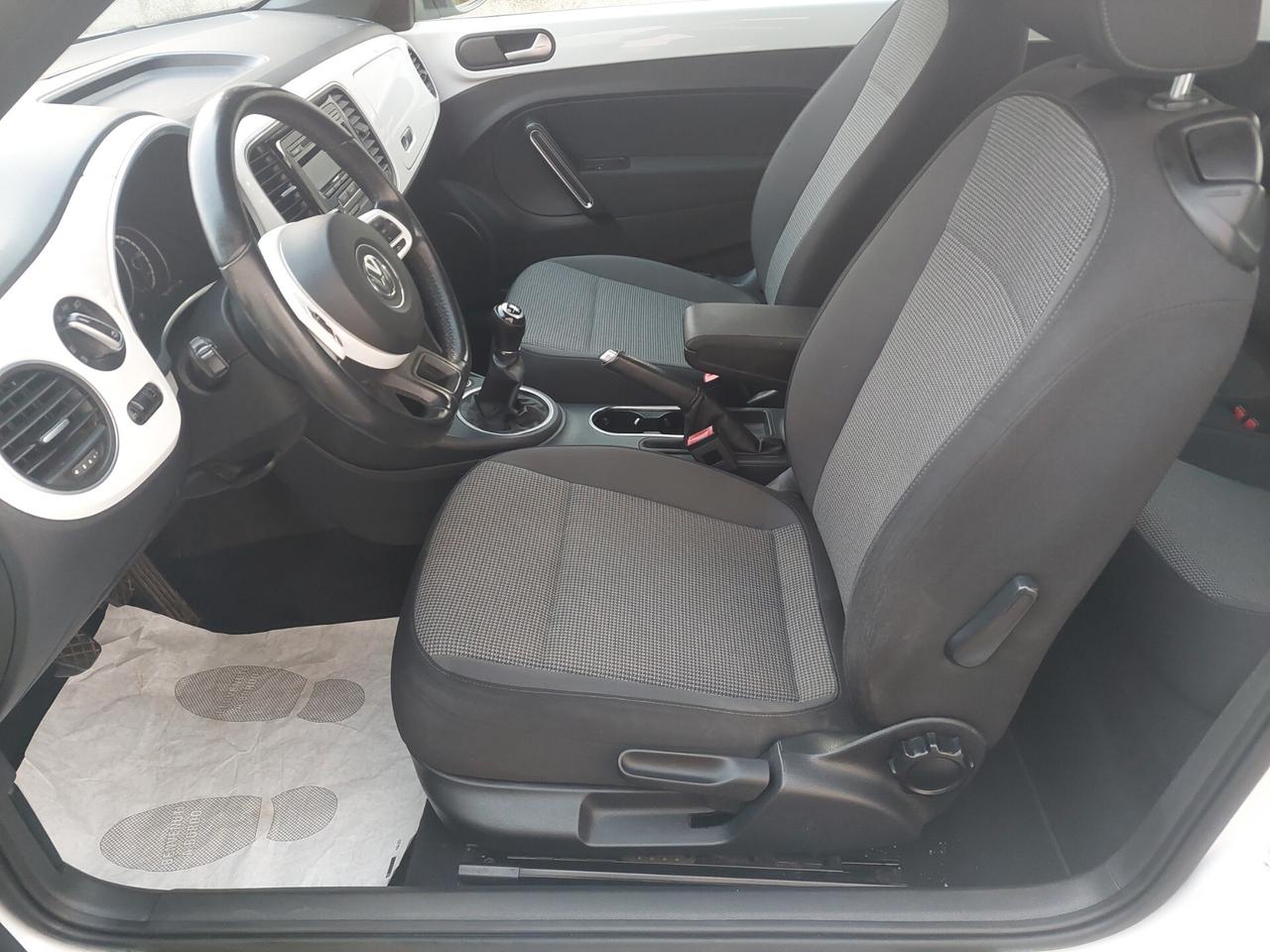 Volkswagen Maggiolino 1.6 TDI Design *NEOPATENTATI*