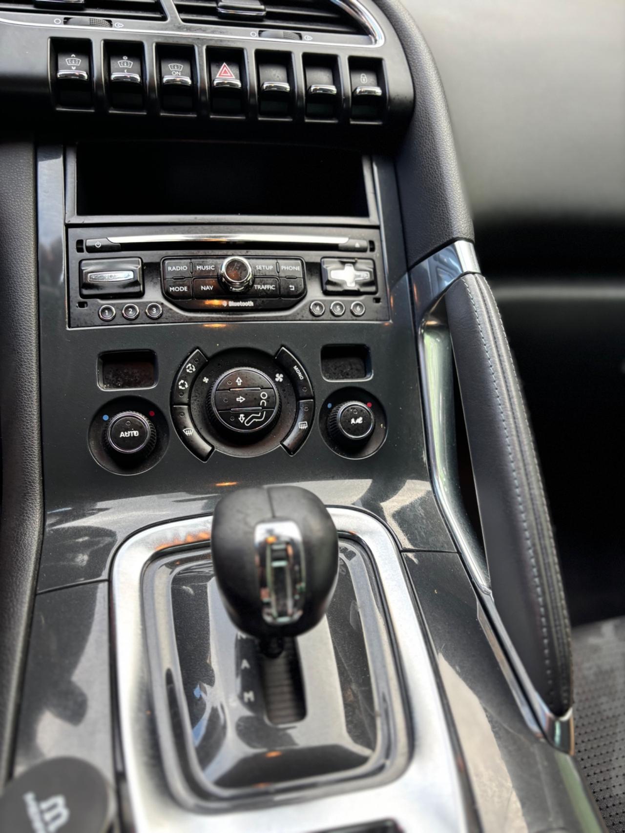 Peugeot 3008 HYbrid4 AUTOMATICO