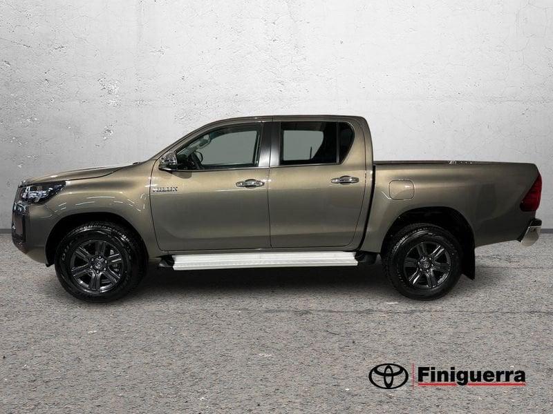 Toyota Hilux 2.8 D 4WD 4 porte Double Cab Lounge