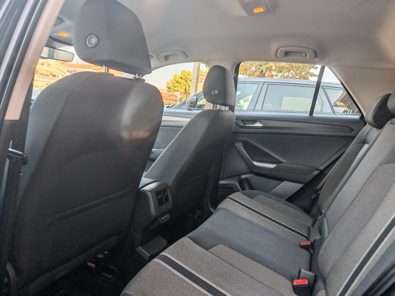 Volkswagen T-Roc 2.0 TDI SCR Business BlueMotion Technology