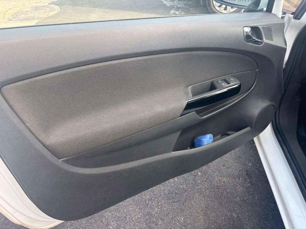 Opel Corsa 1.2 85CV 3 porte GPL-TECH b-color