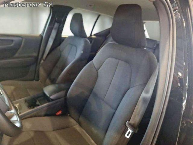 VOLVO XC40 2.0 d3 SUV D3 150cv BUSINESS - FV529SV