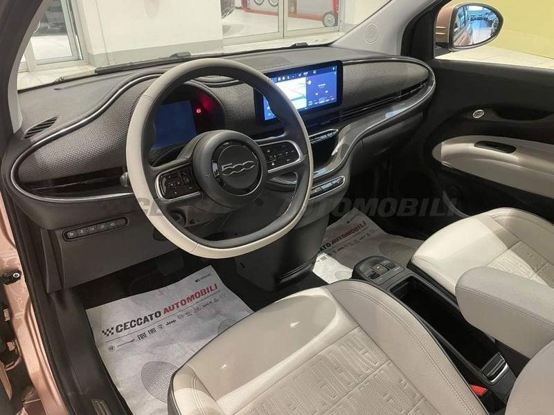 FIAT 500 500e 3+1 42 kWh La Prima