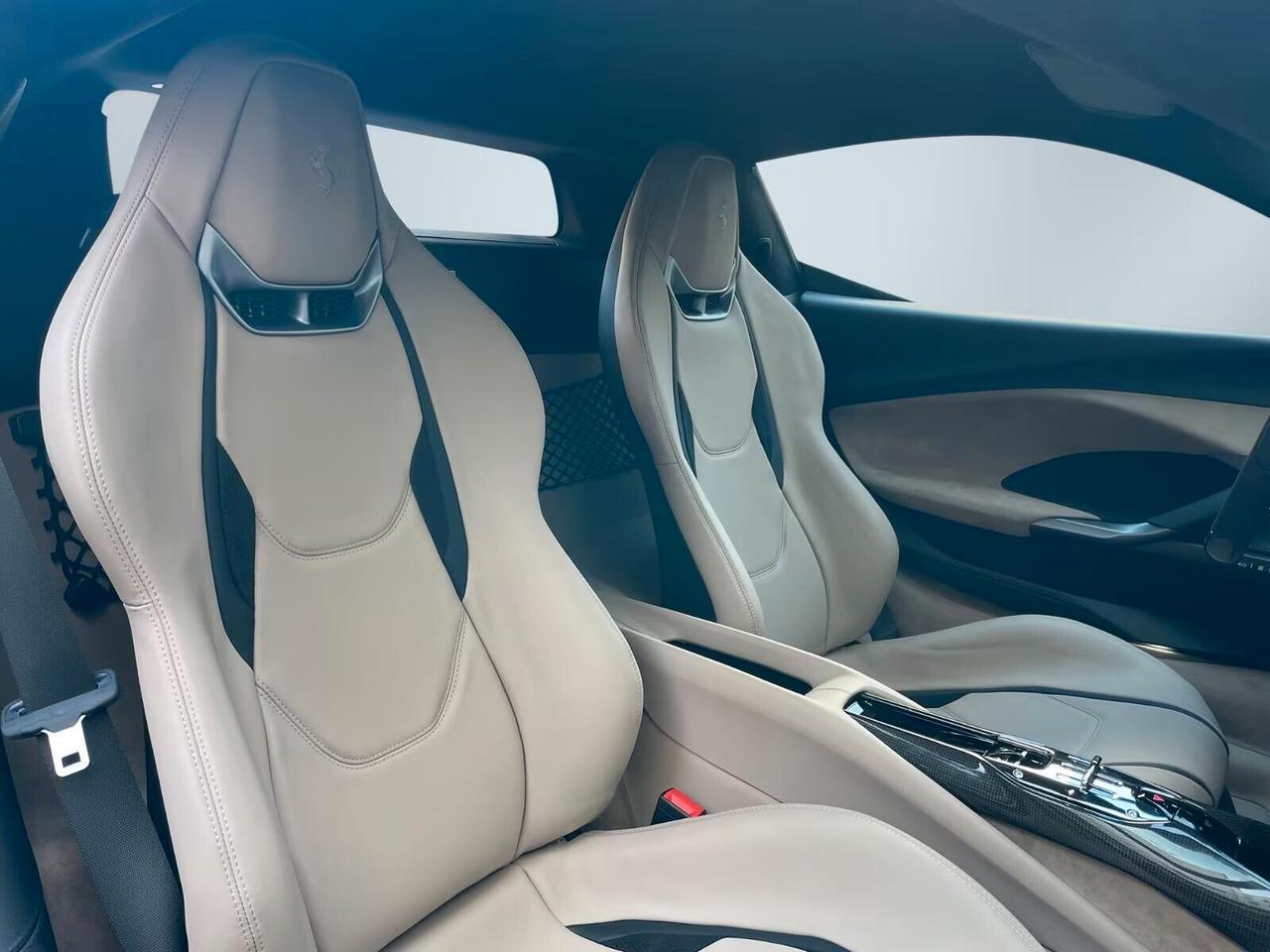 Ferrari 296 GTB | Luci di posizione a LED in carbonio COC Ferrari Atelier