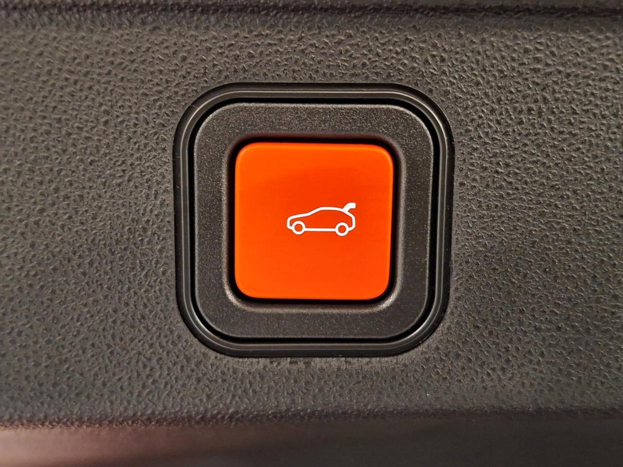 Fiat 600 1200 Turbo mhev Hybrid La Prima DCT Km.0