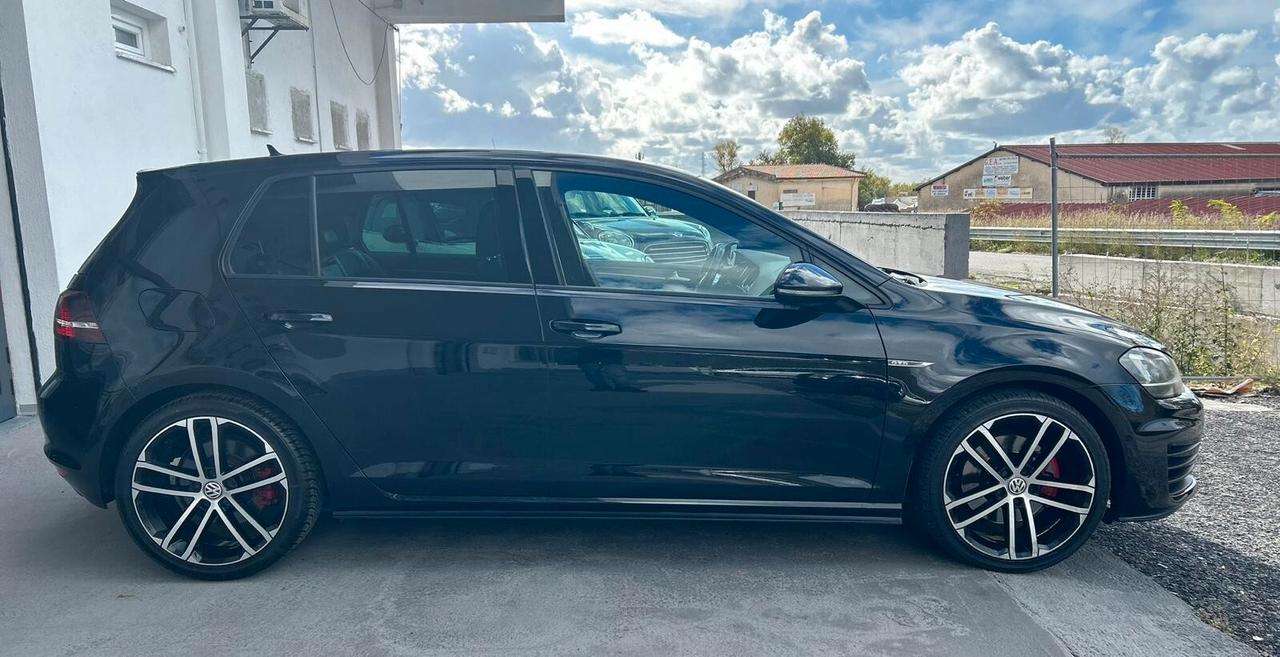 Volkswagen Golf GTD 2.0 TDI DSG 5P BlueMotion Technology